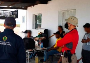 Rescatan a 12 migrantes en el desierto de Chihuahua