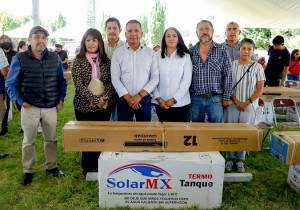 Realiza Mundo Tlatehui cuarta entrega de calentadores solares a familias sanandreseñas   
