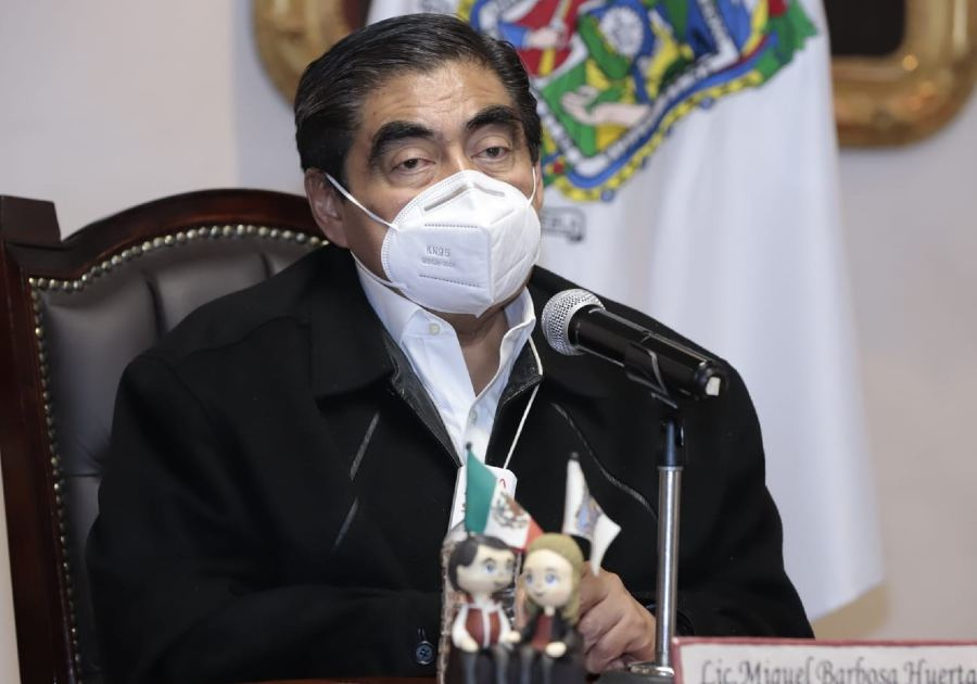 Pide Barbosa que legisladores federales busquen obras para Puebla