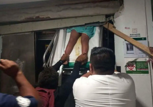 Muere niña aplastada por elevador en hospital del IMSS de Playa del Carmen
