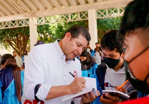 Con apoyo de Sheinbaum, llegará la Universidad Rosario Castellanos a Puebla