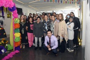 Como un homenaje, universitarios instalan ofrendas en la BUAP