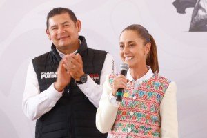 Presidenta Sheinbaum reconoce iniciativa de transición energética de Puebla en producción de paneles solares