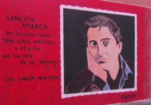 Poesía es encender la luz en la oscuridad y mirarse a los propios ojos: Luis García Montero