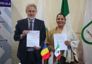 Impulsa Lupita Cuautle el intercambio cultural entre San Andrés Cholula y Rumania