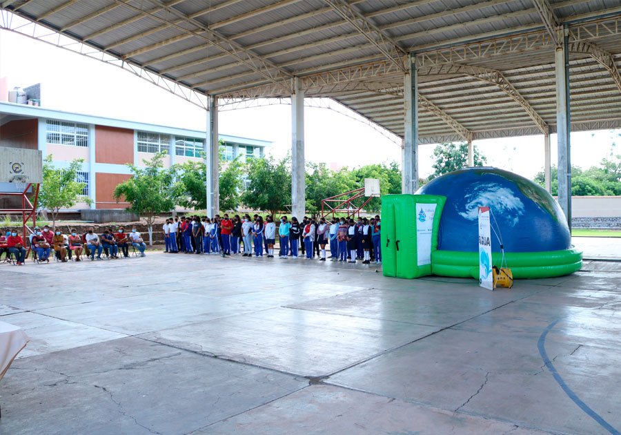 Imparte CEASPUE pláticas sobre cultura del agua y acciones de desinfección en Chiautla