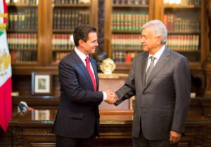 Andrés Manuel López Obrador y Enrique Peña Nieto/Facebook Crisol Hoy﻿