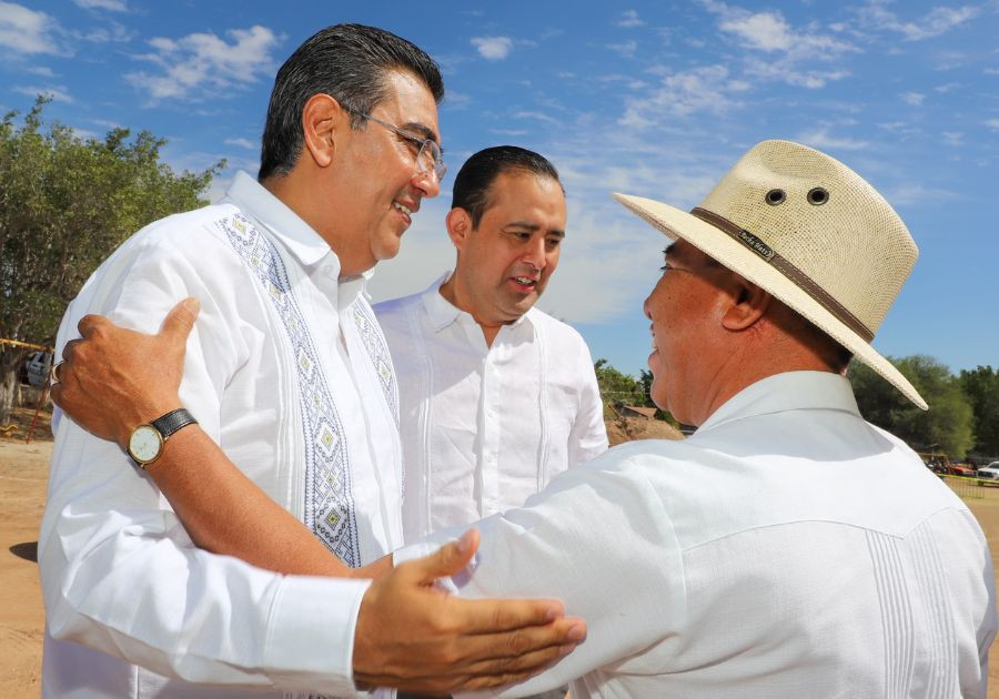 Acompaña Eduardo Castillo al gobernador por la Mixteca