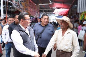 Impulsa diputado Pável Gaspar obras comunitarias y atiende necesidades de comerciantes de la Mixteca poblana