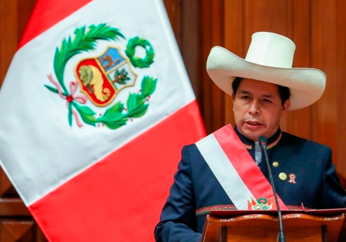 Toma posesión presidente de Perú