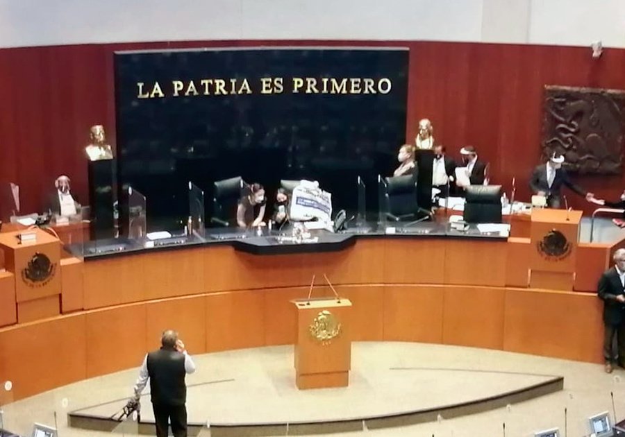 &quot;Revienta&quot; PAN la sesión extraordinaria en el Senado