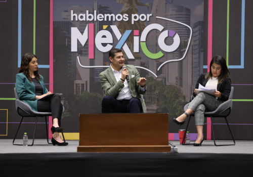 Armenta dialoga con jóvenes de la UPAEP en el conversatorio ‘Hablemos por México’