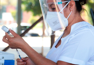 Ahora vacunarán a mayores de 40 años en nororiente de Puebla