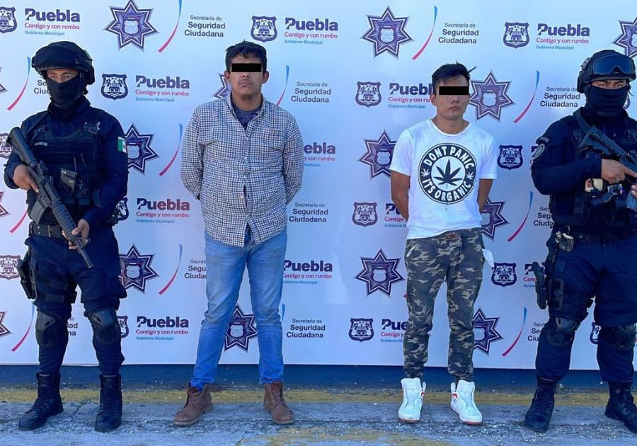 Detiene Policía Municipal a 2 hombres por retener y violar a mujer en Puebla capital