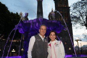 Impulsa Pepe Chedraui Mujeres que Brillan con iluminación violeta de las fuentes de la ciudad por el Día de la Mujer