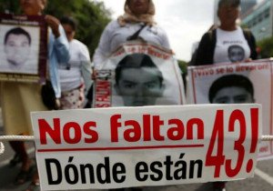 FGR retoma el caso Ayotzinapa y emite órdenes de aprehensión contra militares