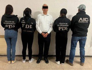 Esposa de exdirector de Pemex le otorga el perdón; jueza mantiene proceso por violencia familiar