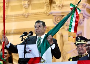 Gobernador Armenta Mier honra a heroínas y madres buscadoras en el Grito de Independencia