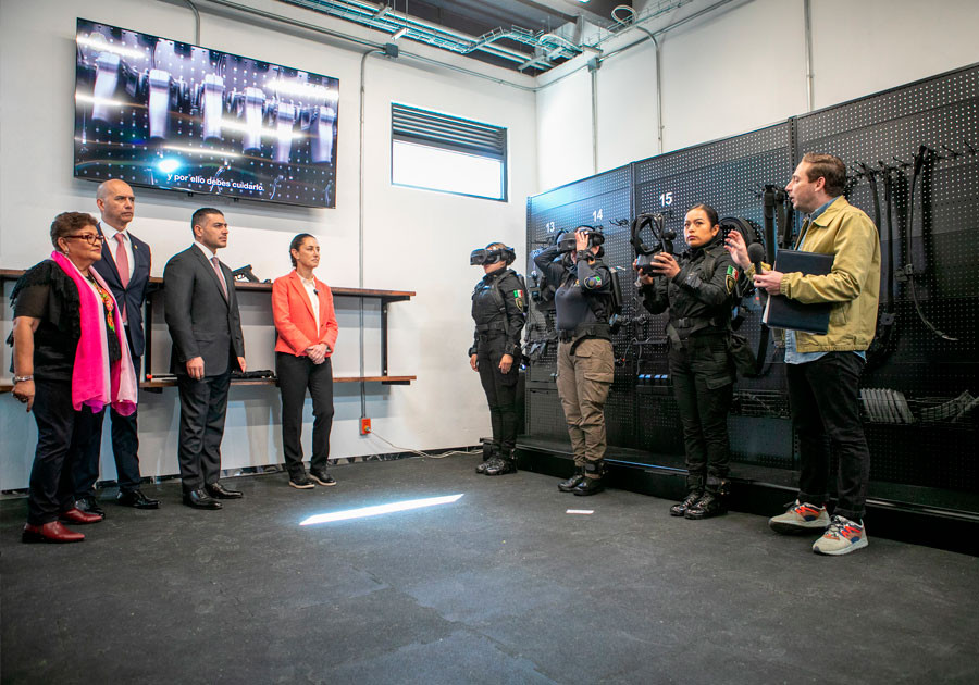 Inaugura Sheinbaum en CDMX el centro de entrenamiento de realidad virtual