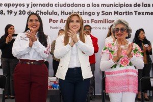 Ceci Arellano y Tonantzin Fernández fortalecen atención a familias de la región en San Pedro Cholula