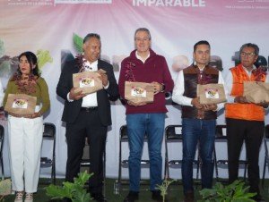 Presenta Pepe Chedraui el programa de huertos escolares “Manos a la Tierra”