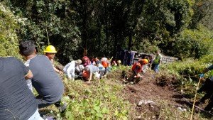 Accidente Fatal en la Carretera México-Tuxpan: 3 Muertos y 27 Heridos en Huauchinango
