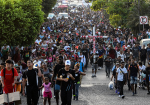 Más de 3 mil migrantes inician caravana desde Tapachula hacia Estados Unidos