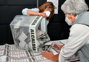 Felicita EU a México por elecciones