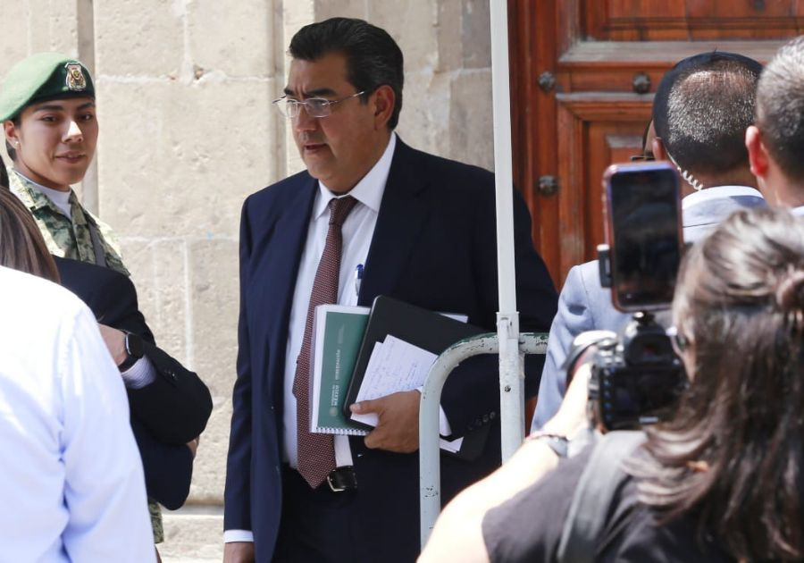 Asiste Sergio Salomón a reunión de seguridad en Palacio Nacional