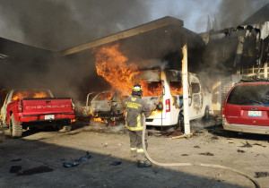 Arde una caldera en Huejotzingo, cinco vehículos quedaron calcinados