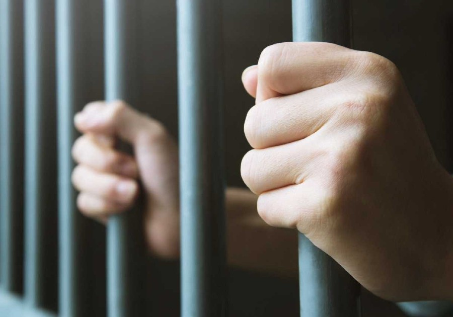 Sentencia de 10 años de prisión por explotar sexualmente a adolescente
