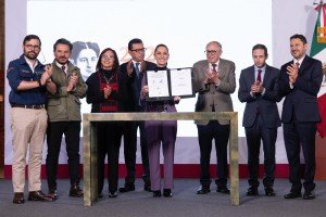 Firma Sheinbaum decreto para la creación de 12 mil 750 nuevos consultorios de atención primaria; entran en operación en enero