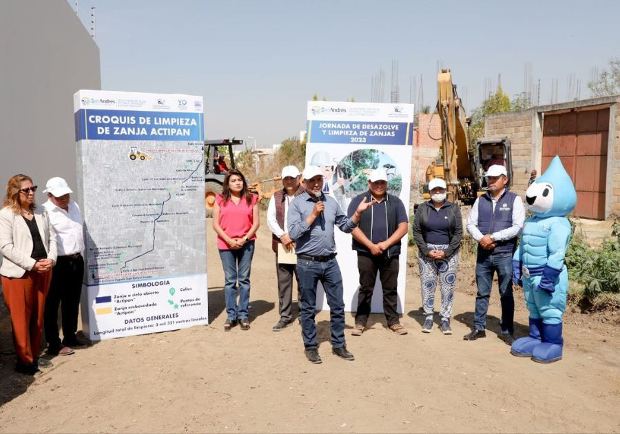 Inicia Ayuntamiento de San Andrés Cholula limpieza en la zanja Actipan