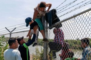 Tribunal Supremo de EU autoriza Ley SB4 de Texas que permite a policías detener y expulsar migrantes