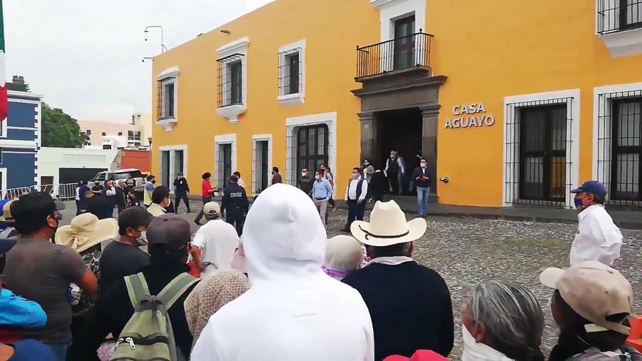 Desalojan edificios públicos tras sismo 