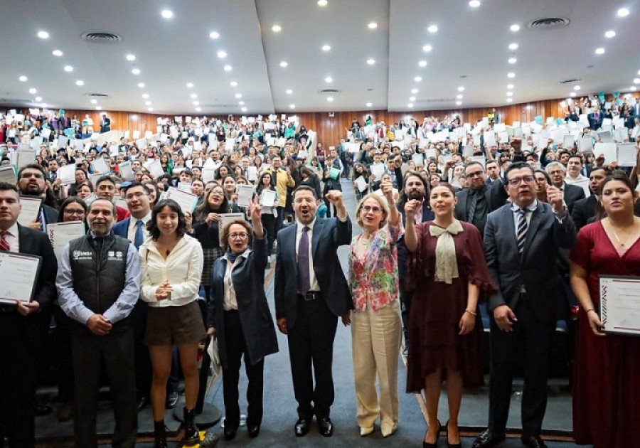 El lugar de los jóvenes es la educación, es ahí donde los queremos, es ahí donde los quiere la nación: Martí Batres