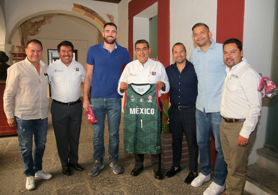 En Casa Aguayo, Sergio Salomón respalda a Selección Mexicana de Basquetbo