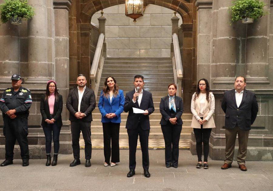 Entrega Ayuntamiento de Puebla balizamiento y semaforización de vialidades principales