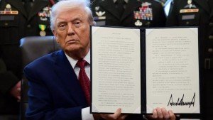 Trump clasifica al fentanilo como arma de destrucción masiva en EE.UU.